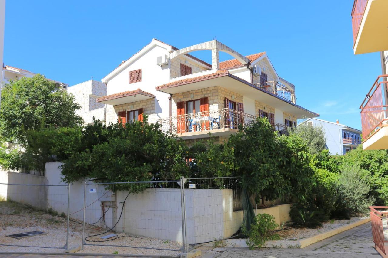 Apartments By The Sea Arbanija, Ciovo - 17332 Trogir Buitenkant foto
