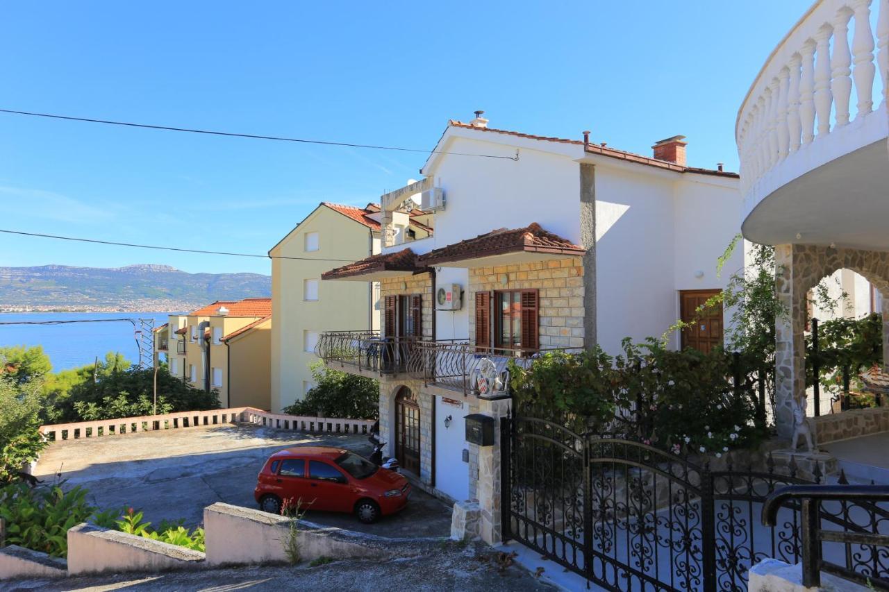Apartments By The Sea Arbanija, Ciovo - 17332 Trogir Buitenkant foto