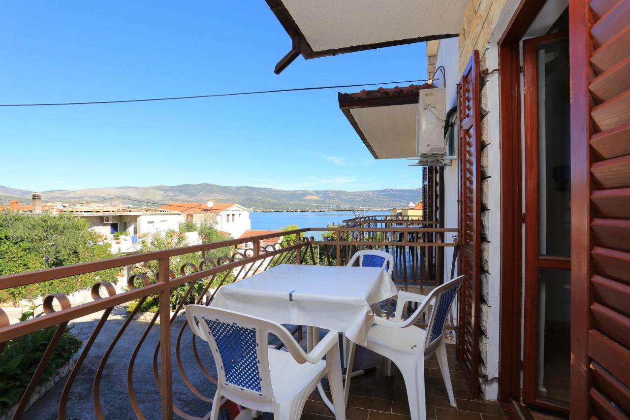 Apartments By The Sea Arbanija, Ciovo - 17332 Trogir Buitenkant foto
