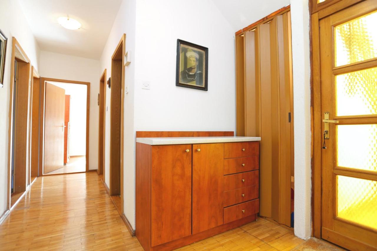 Apartments By The Sea Arbanija, Ciovo - 17332 Trogir Buitenkant foto