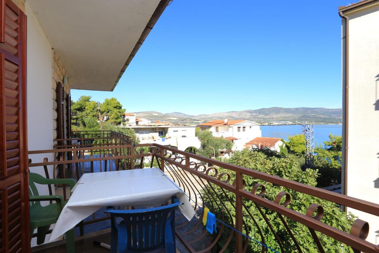 Apartments By The Sea Arbanija, Ciovo - 17332 Trogir Buitenkant foto