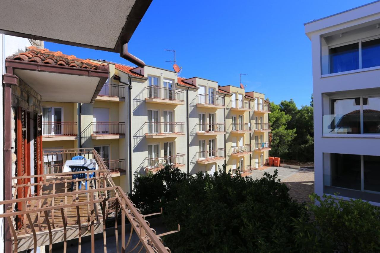 Apartments By The Sea Arbanija, Ciovo - 17332 Trogir Buitenkant foto